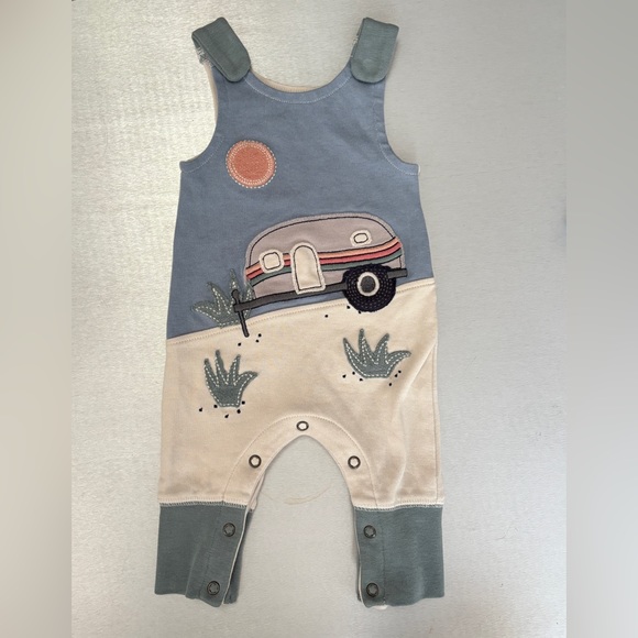 Loved Baby Other - Loved Baby Organic Unisex Camping Romper 0-3 months